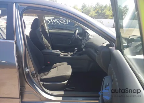 2025 Nissan Sentra S z USA, uszkodzony, nr VIN 3N1AB8BV7SY231043